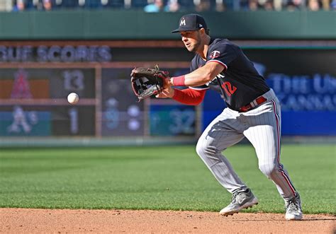 Twins infielder Kyle Farmer ‘in fairly good spirits’ after surgery